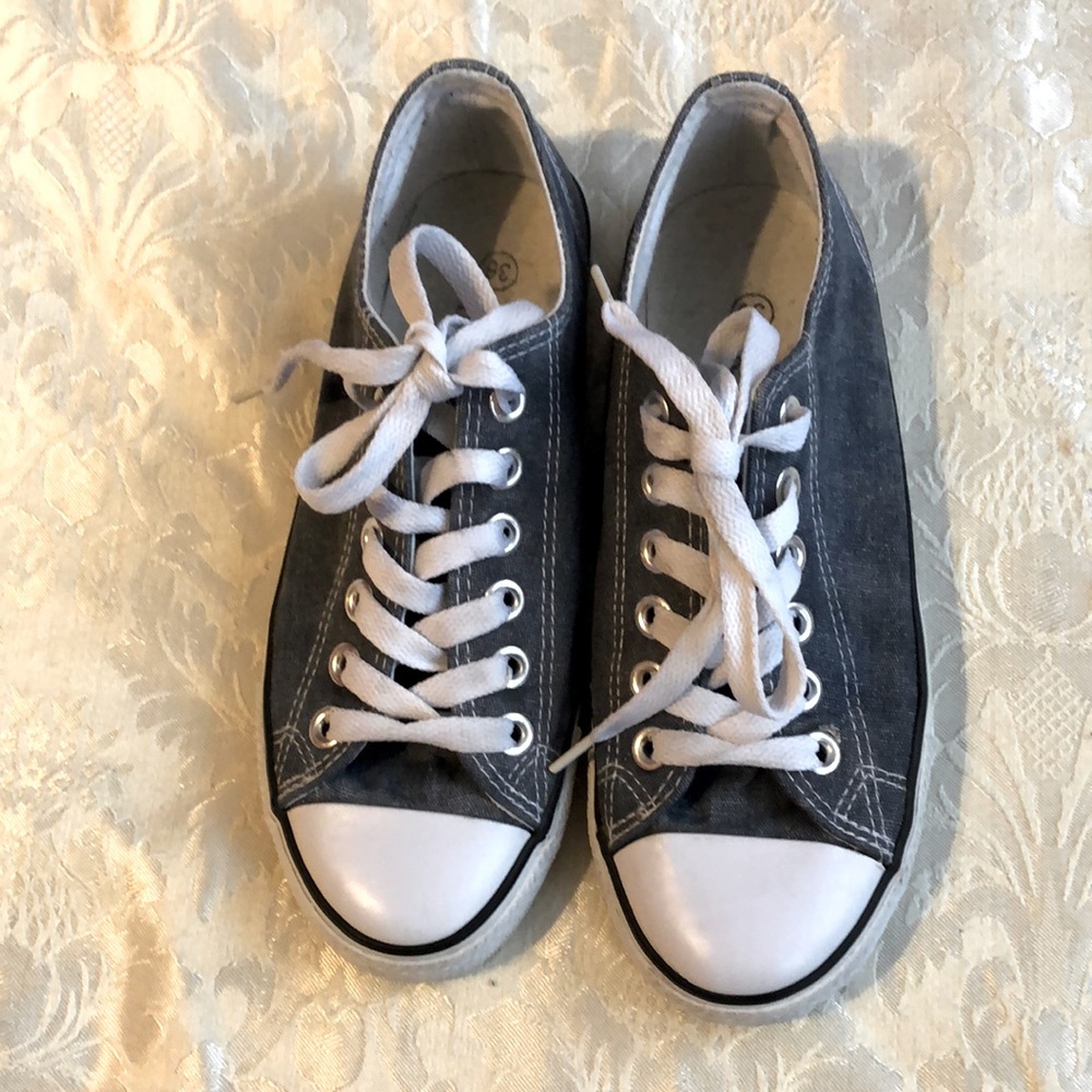 Converse Like Sneakers